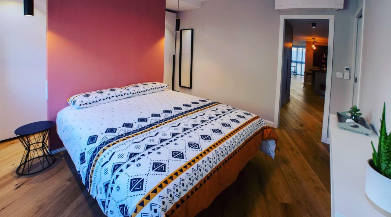 Hexagonal Design Apartment Valencia Luaran gambar
